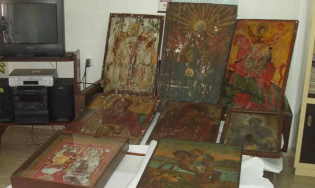 Συγκίνηση: Επαναπατρισμός εικόνων που είχαν κλαπεί από ελληνικούς ναούς