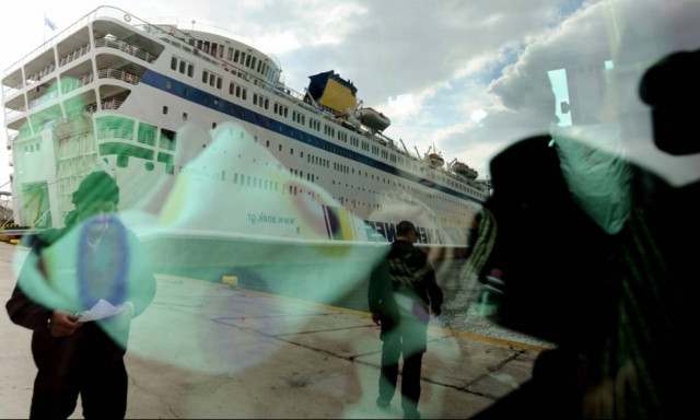 Στον Ελαιώνα 580 πρόσφυγες και μετανάστες από τον Πειραιά