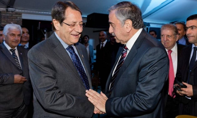 Κυπριακό: Λύση το 2016 ελπίζουν Αναστασιάδης – Ακιντζί