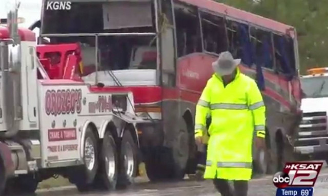 Τραγωδία στις ΗΠΑ: Οκτώ νεκροί από ανατροπή πούλμαν στο Τέξας