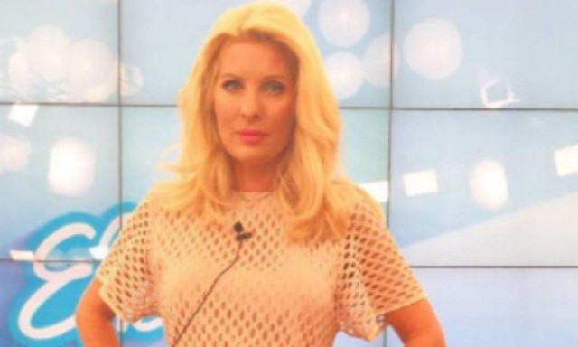 Ελένη Μενεγάκη: Έβαλε μαγιό και «έκοψε ανάσες»