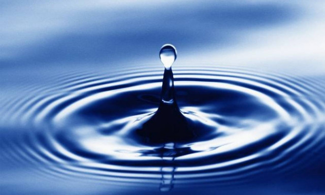 Ποτέ νερό από ποτήρι δίπλα σας τη νύχτα