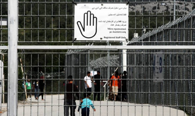 Αγροτοκτηνοτρόφοι Μόριας: «Θα πάρουμε καραμπίνες… Οι μετανάστες μας τρώνε τα ζώα μας» (vid)