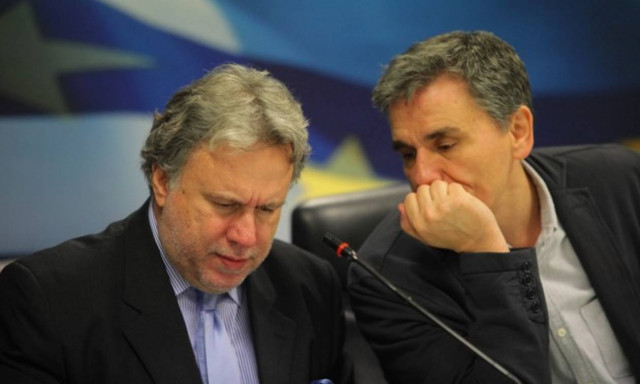 ΕΚΑΣ – «Αριστερή» πολιτική: Και κόβεται και το ζητούν αναδρομικά πίσω από τους συνταξιούχους