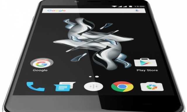 Για πρώτη φορά κινητό της OnePlus σε ελληνική αλυσίδα