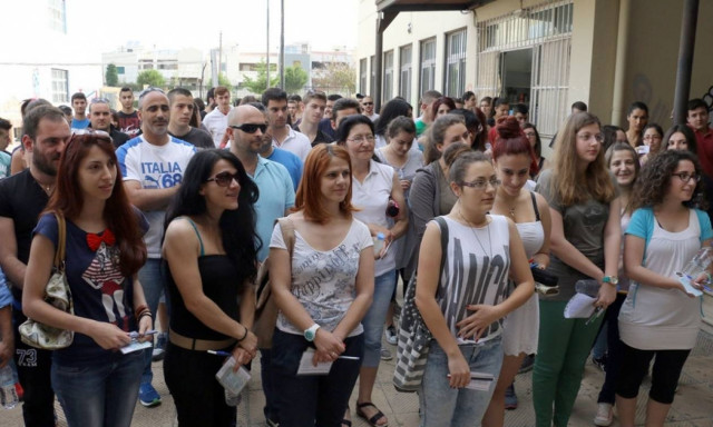 Πανελλήνιες 2016: Δείτε πρώτοι στο Newsbomb.gr τα θέματα και τις απαντήσεις στα Μαθηματικά