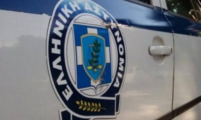 Χειροπέδες σε 36χρονο για απειλητικά και υβριστικά τηλεφωνήματα στο κέντρο της Άμεσης Δράσης Αττική