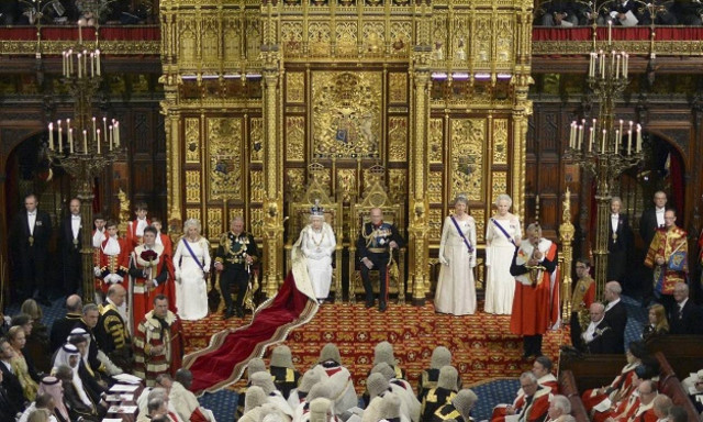 Το άρθρο της Sun που προκάλεσε σάλο: «Η βασίλισσα στηρίζει το Brexit»