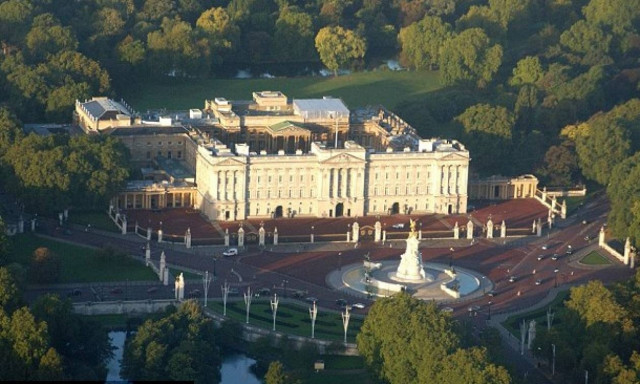 Βρετανία: Εισβολή στους κήπους του Μπάκιγχαμ