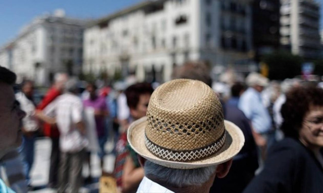 Πολυνομοσχέδιο: Μειωμένη συμμετοχή στα φάρμακα όσοι παύουν να είναι δικαιούχοι του ΕΚΑΣ