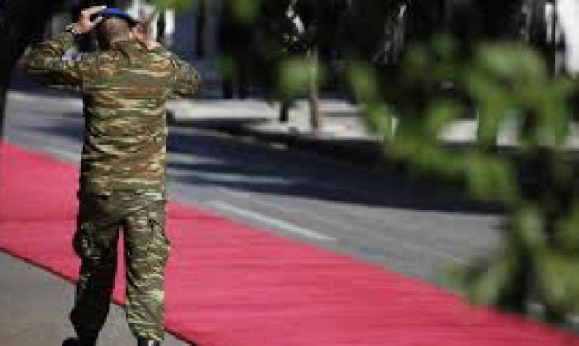 Ανατροπή στα ειδικά μισθολόγια: Κόβονται οι αυξήσεις μέχρι το τέλος του 2018