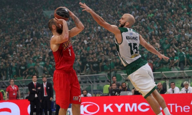 Παναθηναϊκός - Ολυμπιακός: Έκανε βήματα ο Σπανούλης στο τρίποντο;