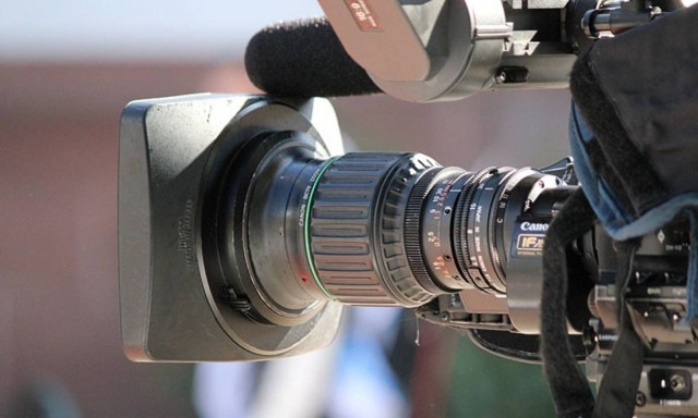 Απίστευτο! Η ασφάλεια του Νετανιάχου ζήτησε από φωτορεπόρτερ να... γδυθεί!