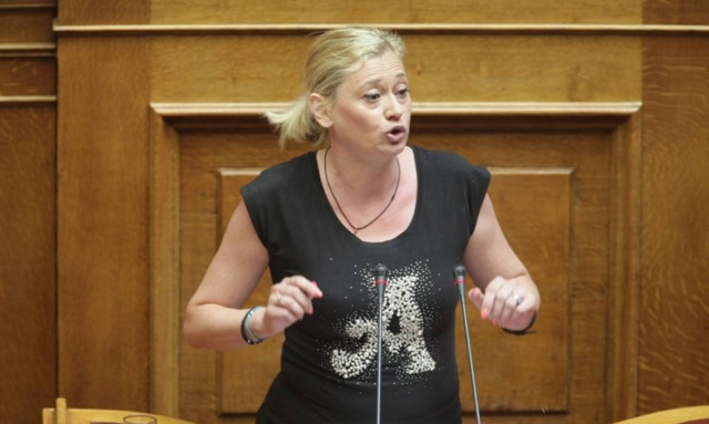 Αγωγές κατά Τσίπρα και Καρανίκα καταθέτει η Ραχήλ Μακρή