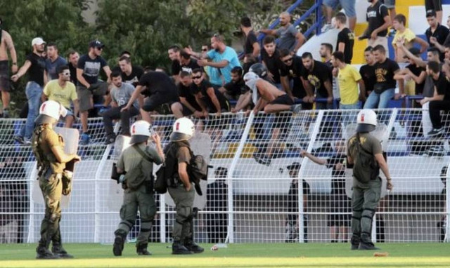 Απίστευτο ξύλο στο Αιγάλεω - Προοδευτική και διακοπή του αγώνα