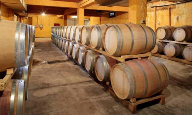 Θα πούμε το «κρασί… κρασάκι» - Δραματικές πτώσεις στις πωλήσεις λόγω ΕΦΚ