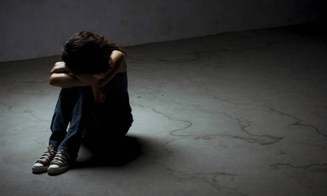 ΣΟΚ στη Μυτιλήνη: Υποχρέωνε τις κόρες του να βλέπουν πορνό πριν ασελγήσει σε βάρος τους