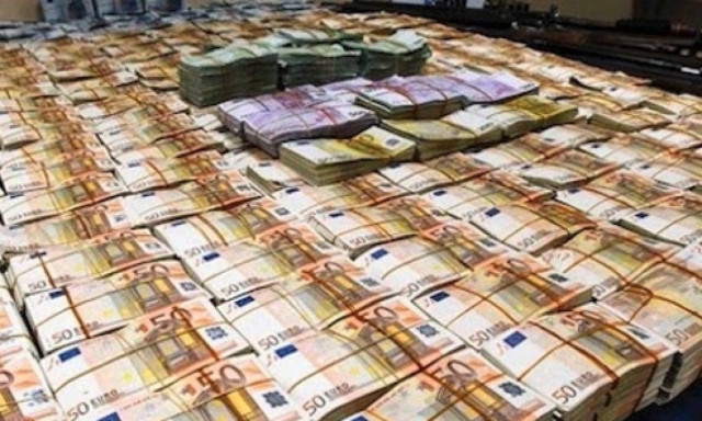 «Εγκεφαλικό» στα Φάρσαλα: Είδε στον τραπεζικό του λογαριασμό υπόλοιπο... 2 δισ. ευρώ!