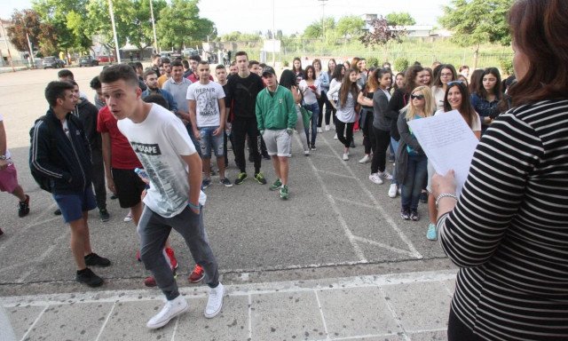 Πανελλήνιες 2016: Από λεπτό σε λεπτό τα θέματα σε Βιολογία και Ανάπτυξη Εφαρμογών