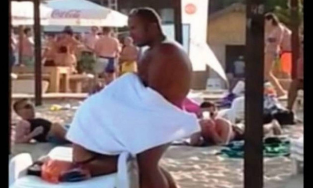 ΑΠΙΣΤΕΥΤΟ! Έκαναν σεξ στην παραλία (video)