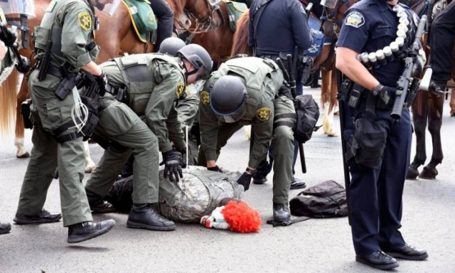 Donald Trump rally sparks clashes in San Diego