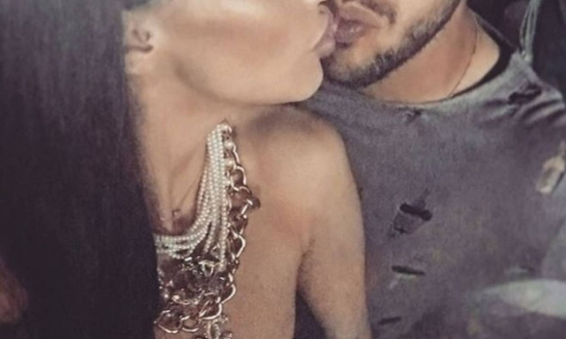 «Καυτά» φιλιά πριν το γάμο για το ζευγάρι της ελληνικής σόουμπιζ