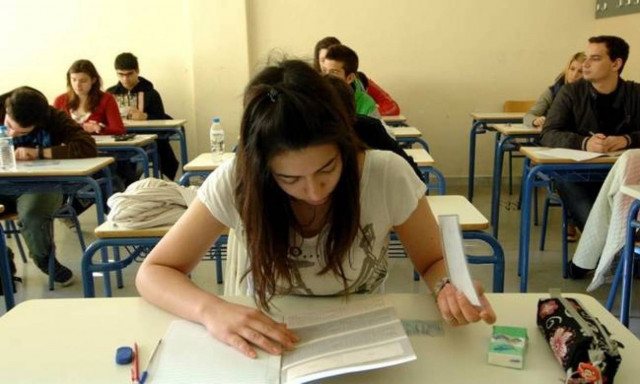 Πανελλήνιες 2016: Δείτε τα θέματα που έπεσαν σε Χημεία και Λατινικά