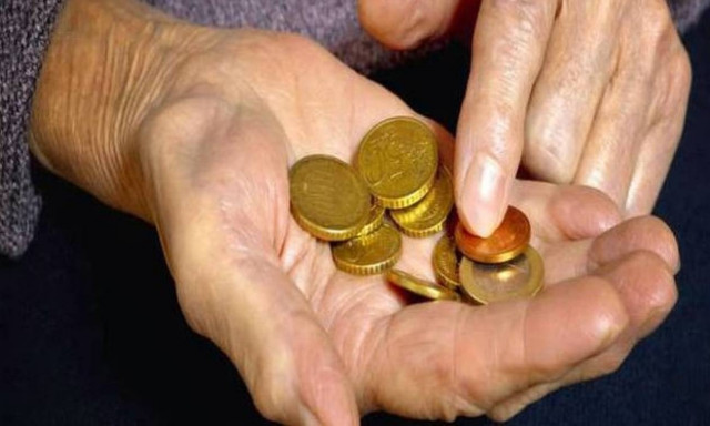 Reuters: Οι Έλληνες αναρωτιούνται πώς θα ζήσουν με τόσους φόρους