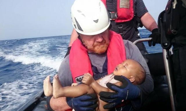 Νέα στοιχεία για το νεκρό μωράκι – πρόσφυγα που συγκλόνισε τον πλανήτη