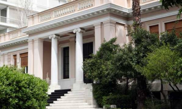 Δεν είναι τρολιά: Η κυβέρνηση θριαμβολογεί για τη διαπραγμάτευση και τα μέτρα «αφαίμαξης»!