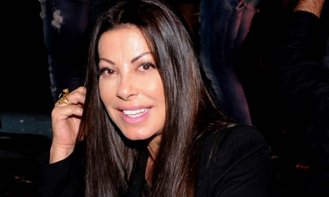 Άντζελα Δημητρίου: Τράκαρε με λεωφορείο -Μεταφέρθηκε στο νοσοκομείο (pics)