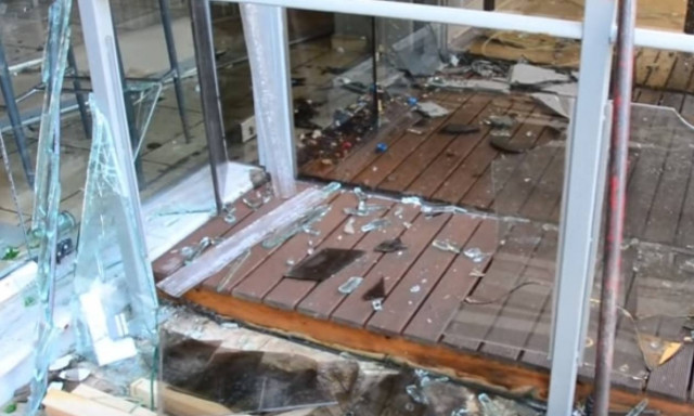 Πυρκαγιά κατέστρεψε νυχτερινό κέντρο διασκέδασης στο Ναύπλιο (vid)