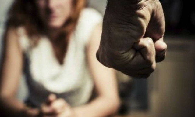 Σφαλιάρες για διάσημο ζευγάρι στην Γλυφάδα. Τι συνέβη;