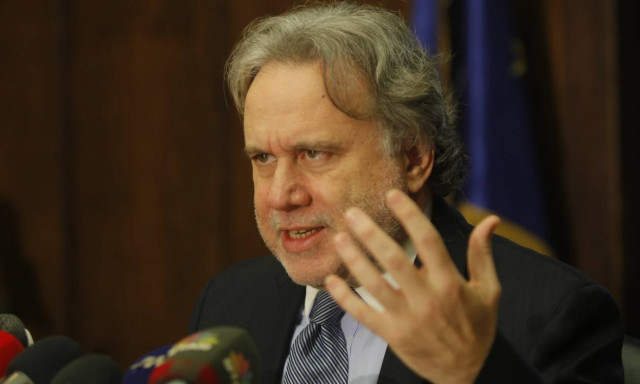 Υποκρισία Κατρούγκαλου: Δεν έχει τεθεί θέμα για 13ο και 14ο μισθό