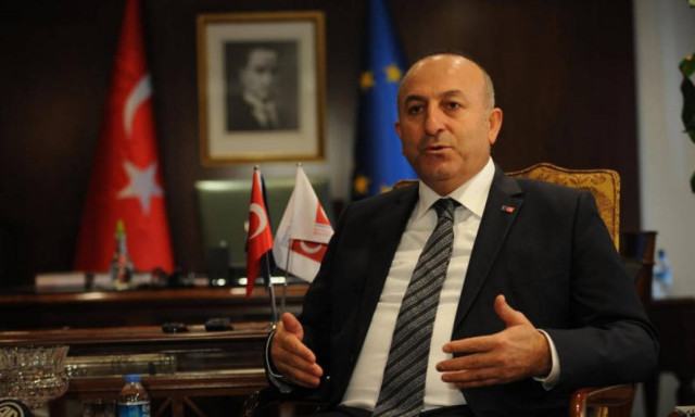 Συνεχίζει τις απειλές η Τουρκία: Θα αναστείλουμε τη συμφωνία για το προσφυγικό