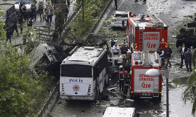 Τέσσερις συλλήψεις μετά την πολύνεκρη επίθεση στην Κωνσταντινούπολη