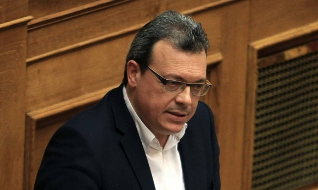 Απίστευτοι: Δεν μπορούν να συνεννοηθούν στην κυβέρνηση ούτε για το δημοψήφισμα!