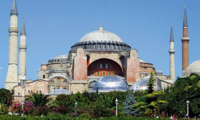 Turkish FM calls unacceptable Greek FM statement on Koran reading in Hagia Sophia