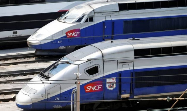 Παρίσι: Απεργιακές κινητοποιήσεις και σκουπίδια παντού ελάχιστες μέρες πριν από το Euro 2016