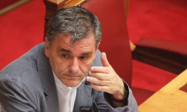 Τώρα το θυμήθηκε ο Τσακαλώτος: Τα μνημόνια γεννούν ύφεση!