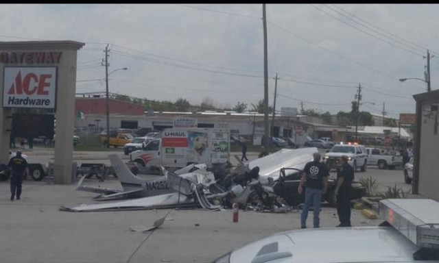 Τραγωδία στις ΗΠΑ: Συντριβή αεροσκάφους στο Χιούστον (pic+vid)