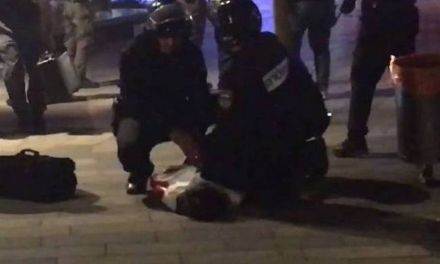 Tel Aviv shooting: Four killed in shopping centre attack