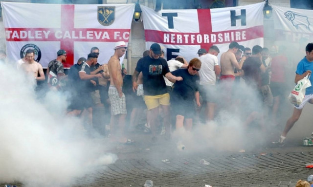 Euro 2016: Νέα επεισόδια στη Μασσαλία μεταξύ οπαδών και της αστυνομίας (pics)
