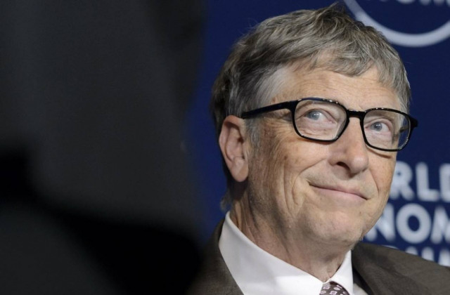 Μπιλ Γκέιτς: Αφήστε τους υπολογιστές και πιάστε τα… κοτόπουλα για τη φτώχεια!