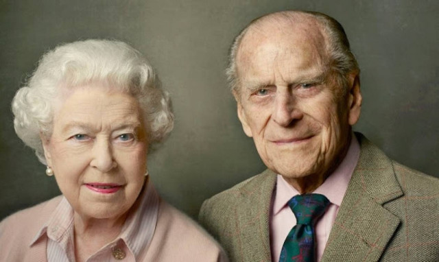 Πρίγκιπας Φίλιππος: Το πάθος με την Ελισάβετ και οι παροιμιώδεις γκάφες του