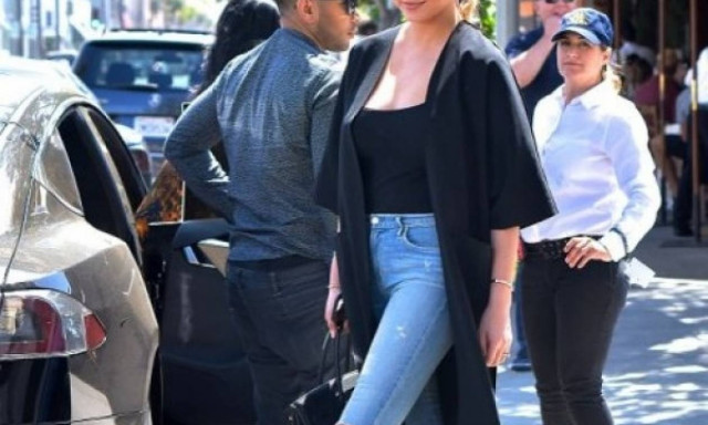 Δύο μόλις μήνες μετά τη γέννα, η star έχει αυτό το καταπληκτικό κορμί!