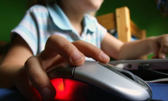 Μελέτη της ΕΕ κρούει τον κώδωνα του κινδύνου για τους ανήλικους καταναλωτές