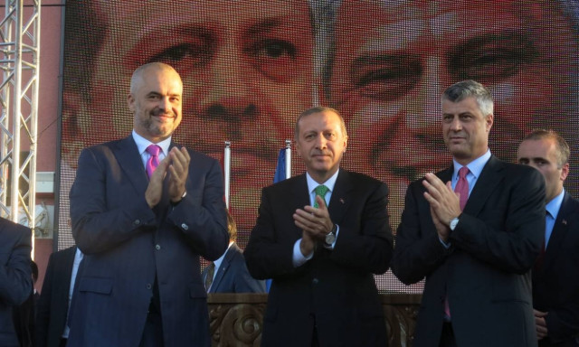 Τούρκοι και Αλβανοί «ταπεινώνουν» την Ελλάδα και η κυβέρνηση κοιμάται