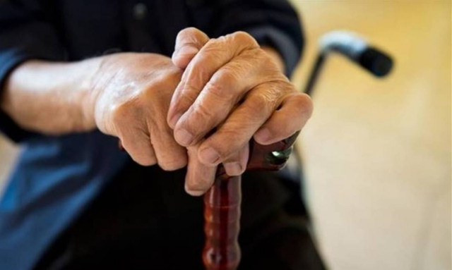 Ασφαλιστικό: Στο στόχαστρο της κυβέρνησης οι συνταξιούχοι – Σοκ για συντάξεις και ΕΚΑΣ