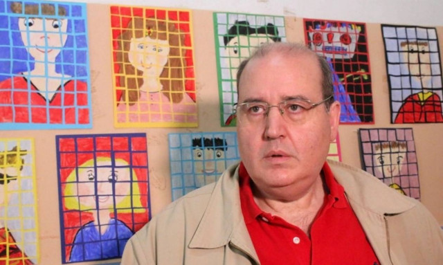 Δεν θέλει την προσευχή στα σχολεία ο Φίλης